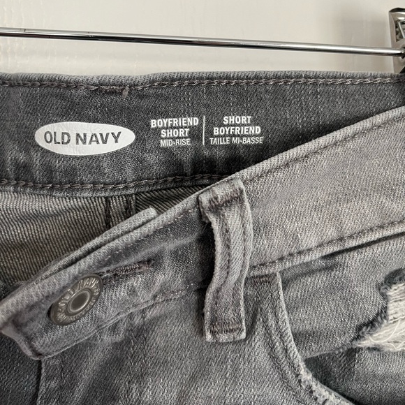 OLD NAVY SHORT - Picture 3 of 4